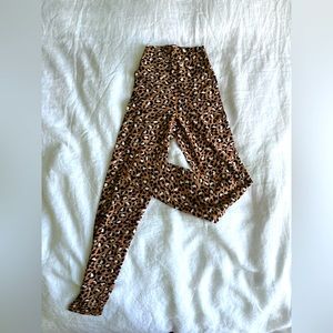 AE Aerie V Waist Legging - Short Length